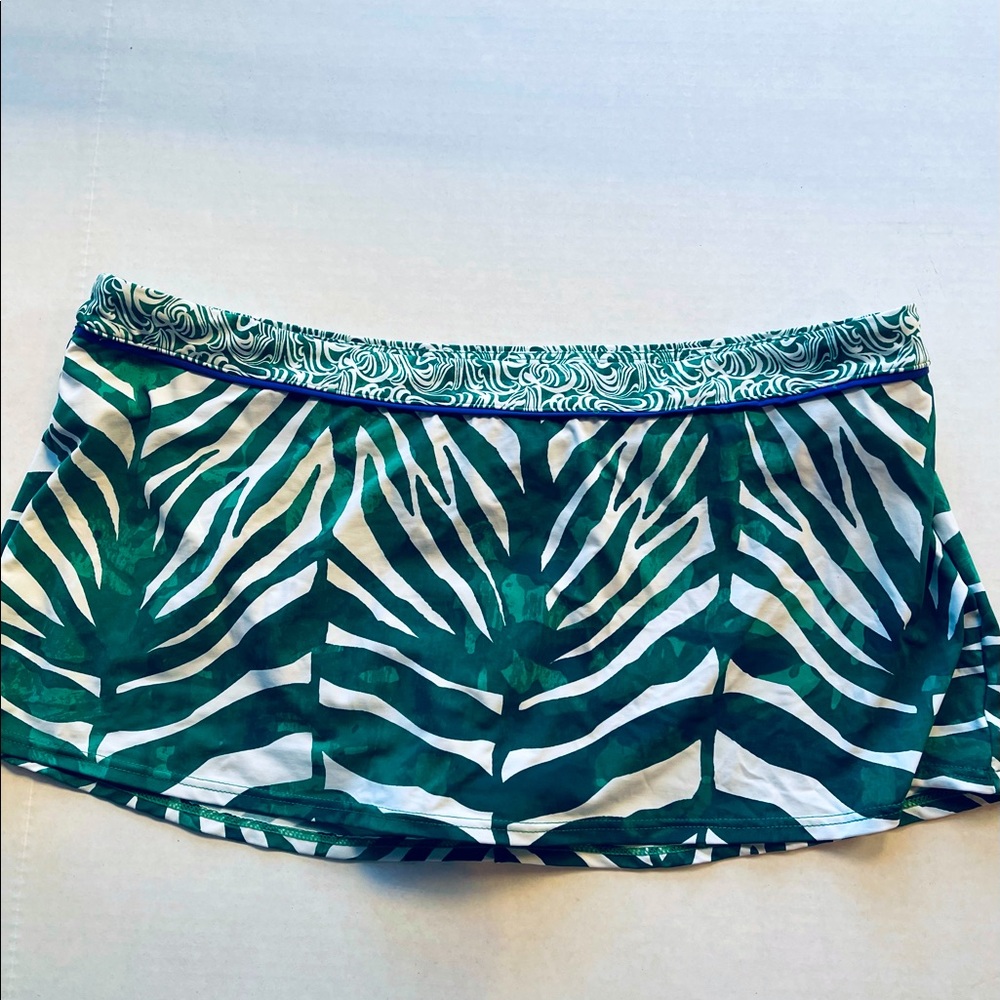 Kenneth Cole New New York XL swim suit skirt bottom. New never worn.